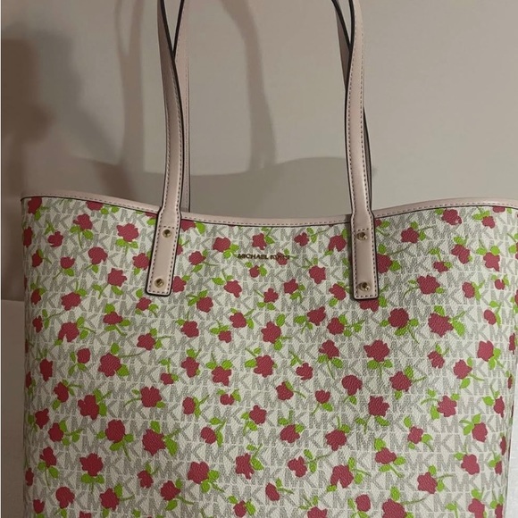 Michael Kors Carter Large Open Tote - Picture 2 of 3